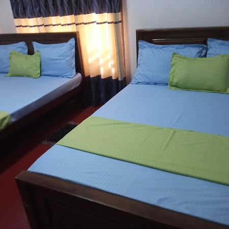 Impress Holiday Home Anuradhapura Szoba fotó